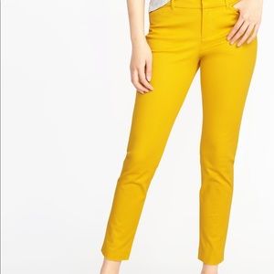 Old Navy Pixie Ankle Pant size 4